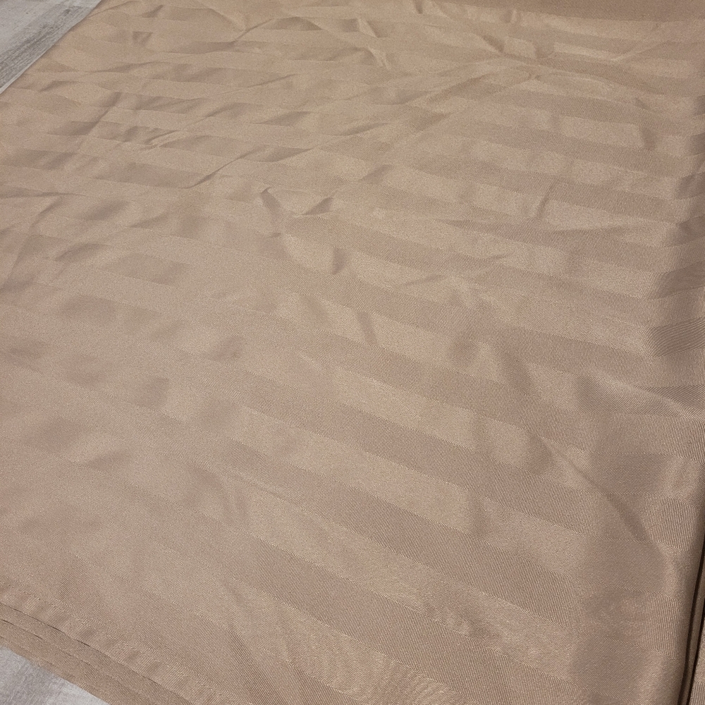 Large Tablecloth - Picture 3 of 3